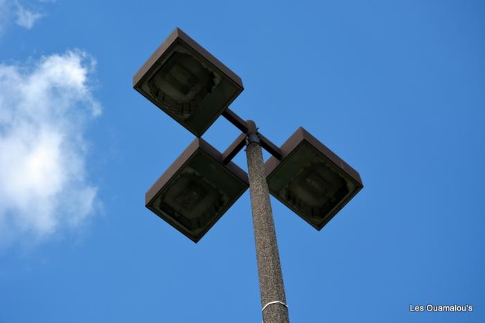 Lampadaire dans le ciel