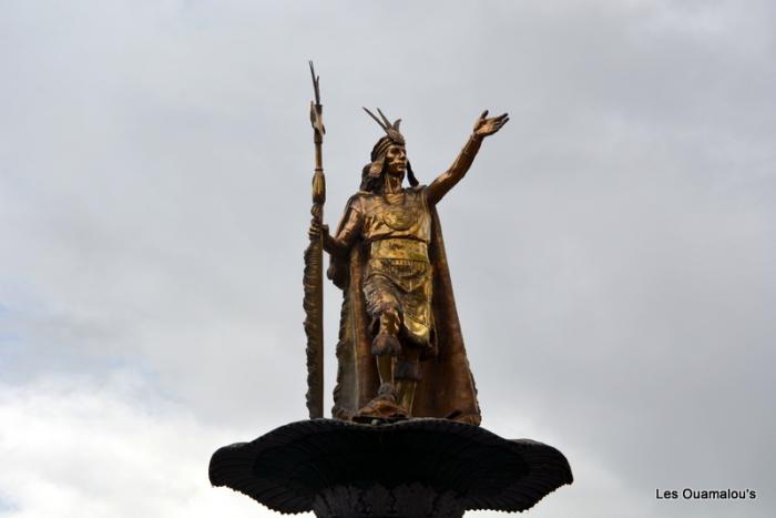 Plaza de Armas : Statue de l'Inca Pachacuteq