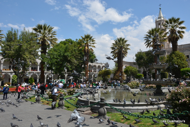 Plaza de Armas à Arequipa ...
