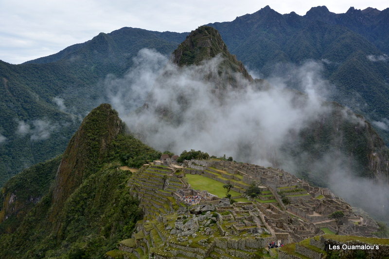 Le Machu Picchu dans la brume du matin ...